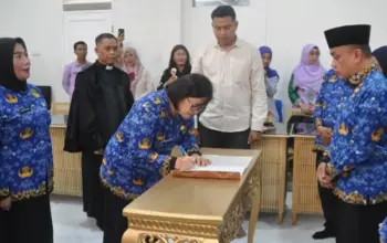 Wali KOta Hadianto melantik 11 Kepala Sekolah di Rujab Wali Kota, Sabtu (6/6/2026). (©Prokopim Setda Kota Palu/Imron)