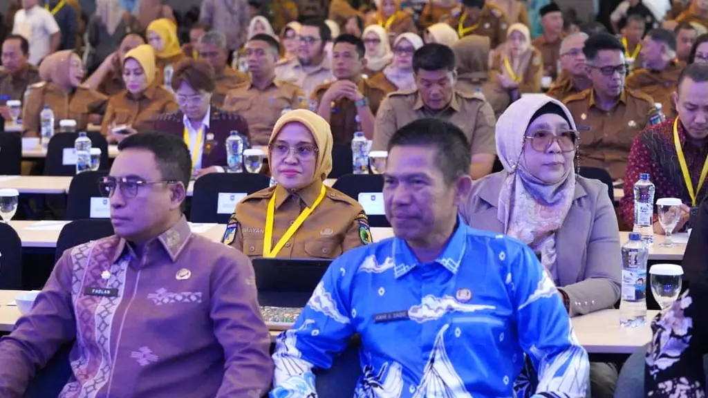 Sekretaris Kota Palu Irmayanti (tengah) pada Rakor Produk Hukum Daerah di palu, Selsaa (2/6/2026). (©Prokopim Setda Kota Palu/Jufri)