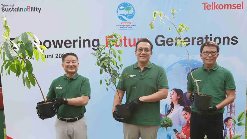 Penanaman pohon memperingati Hari Lingkungan Hidup Sedunia, Jumat (5/6/2026). (©Telkomsel)