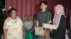 Gerakan Bakubantu Berbagi Paket Lebaran untuk Kaum Dhuafa