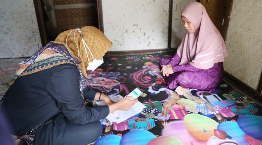 Ilustrasi kegiatan pendataan kependudukan. (Foto: UNFPA Indonesia)