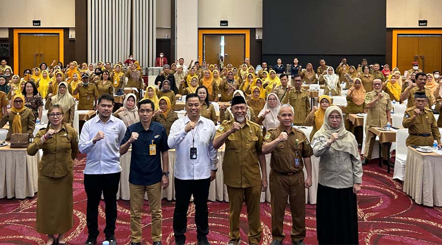 Foto bersama usai pembukaan sosialisasi Ketaspenan bagi ASn yang akan pensiun di Palu, Senin (29/7/2024). (Foto: Prokopimda Setda Kota Palu/Jufri)