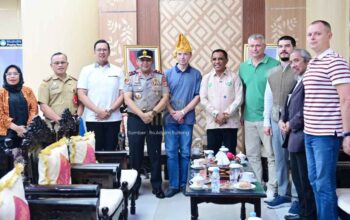 Disambut Tari Mokambu dan Siga, Dubes Rusia Tiba di Bumi Tadulako